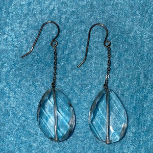 CRYSTAL teardrop facetted dangel pierced earrings clear on silver dainty chains